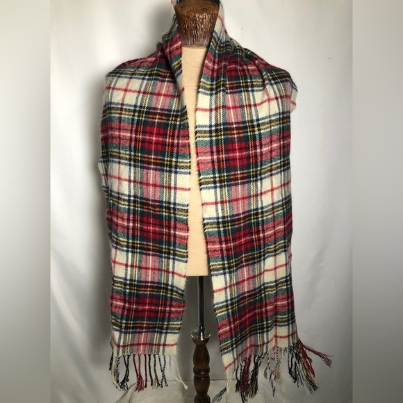 Womens Plaid Soft Winter Scarf. 66” long. Like New - Picture 1 of 3